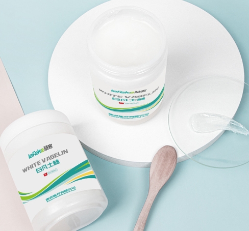 白凡士林2.png